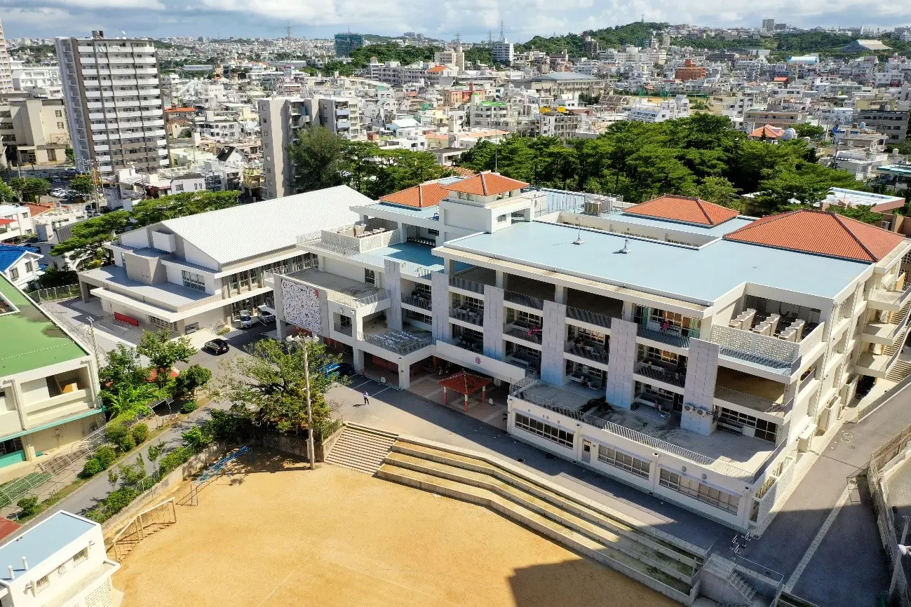 港川小学校