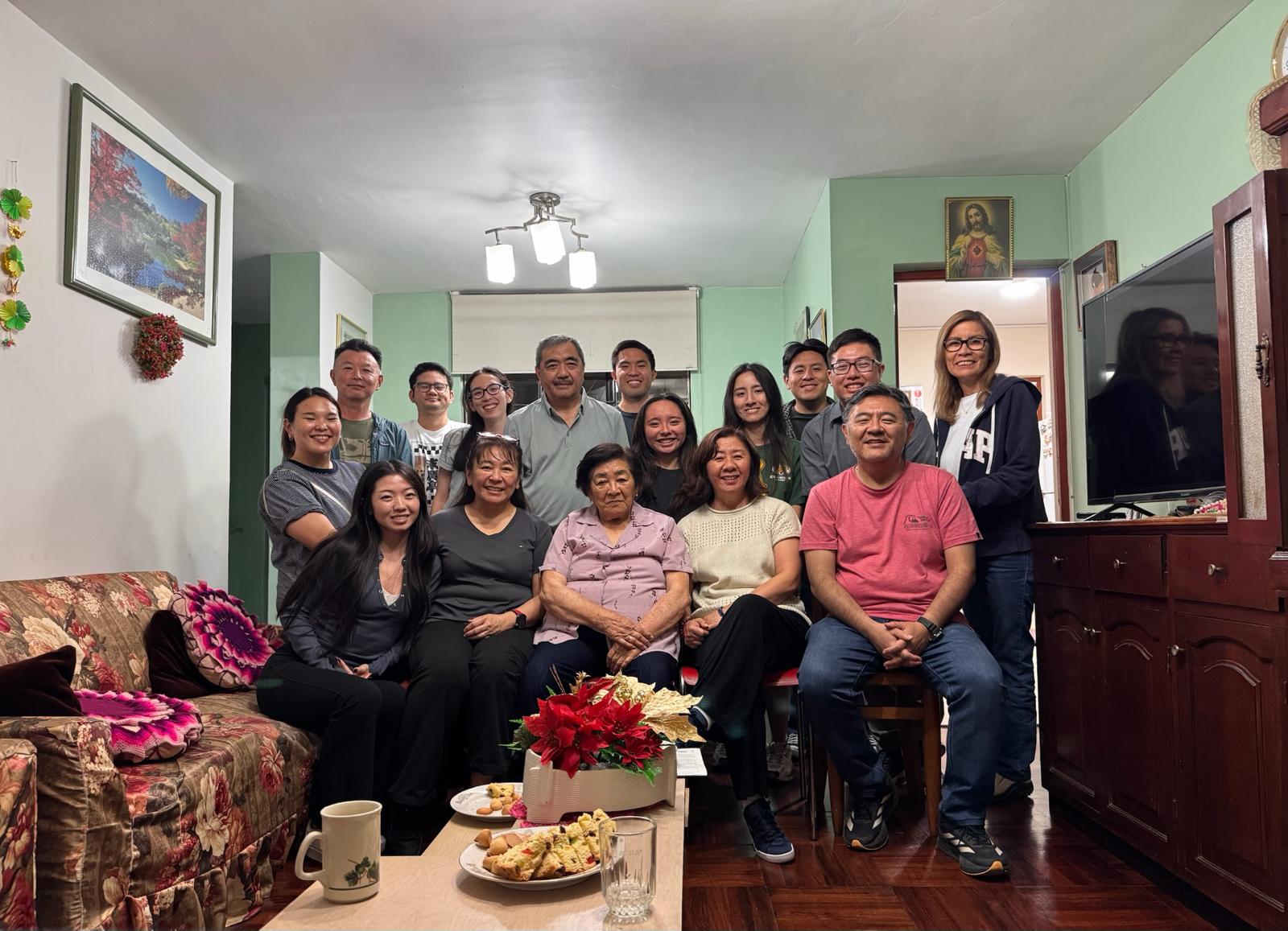 クリスマスの日は祖母(オバ)の家で過ごしました