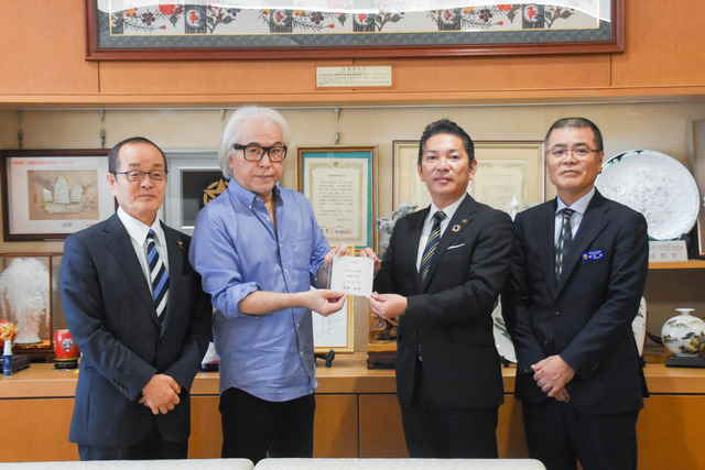 浦添市歌オルゴール調編曲譲渡セレモニー