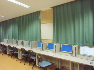 PC教室（カーテン）