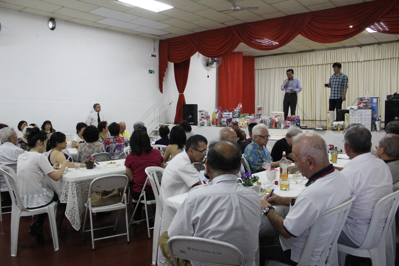 和やかムードの会場