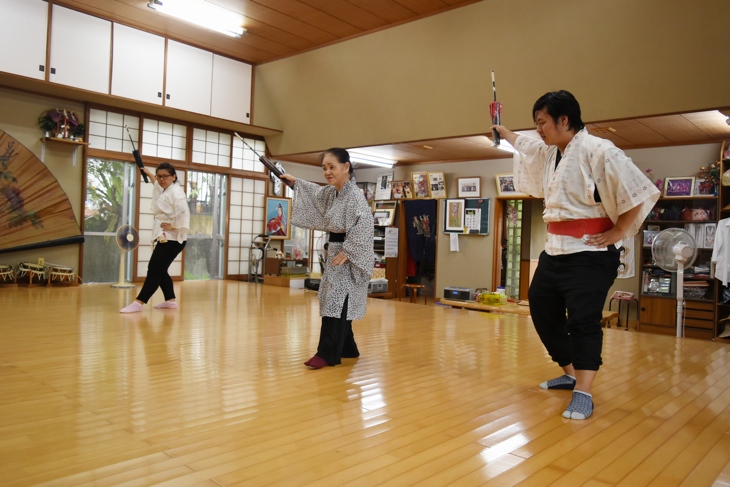 琉球舞踊の練習
