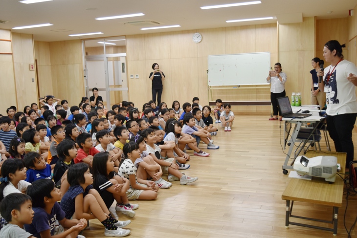 小学校での交流