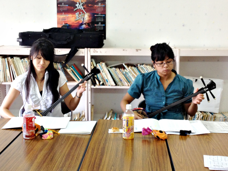 三線の練習風景