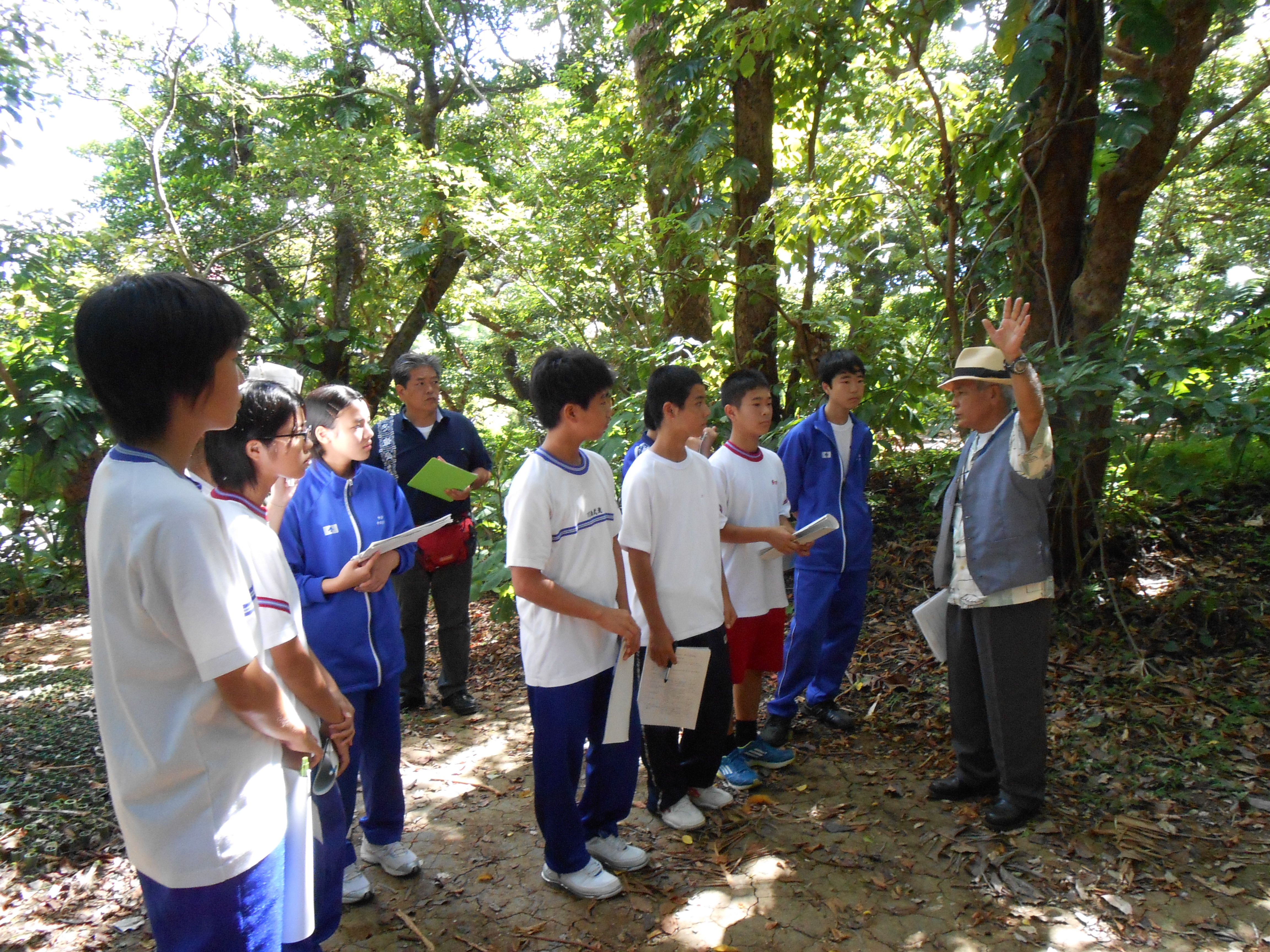 首里司令部壕にて
