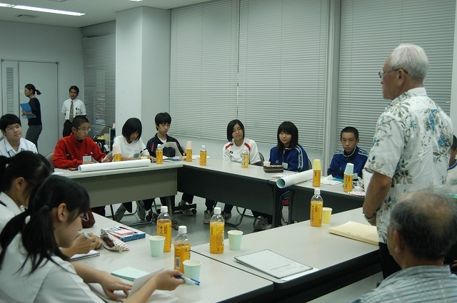 日向市へ疎開した方の体験講話を聞きました