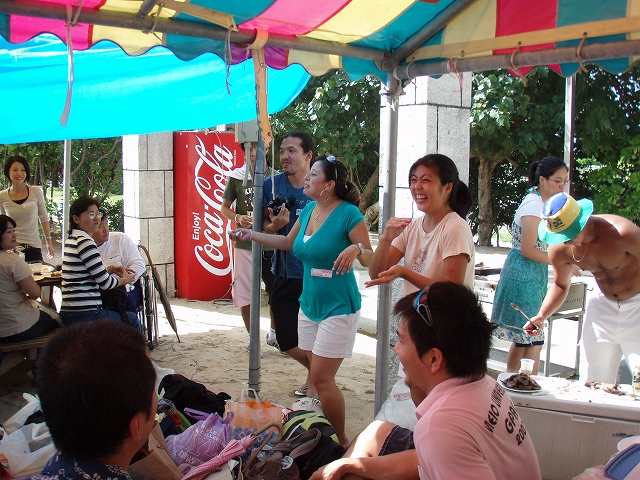 ビーチパーティーのようす