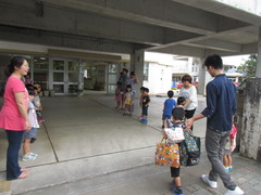 挨拶運動の様子