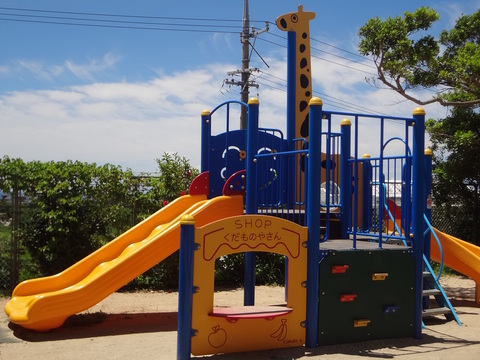 幼稚園の園庭の画像