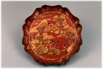 朱漆楼閣山水人物箔絵八稜盆