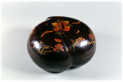 黒漆花鳥箔絵密陀絵桃形食籠