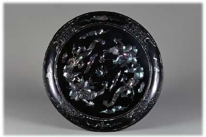 黒漆雲龍螺鈿盆