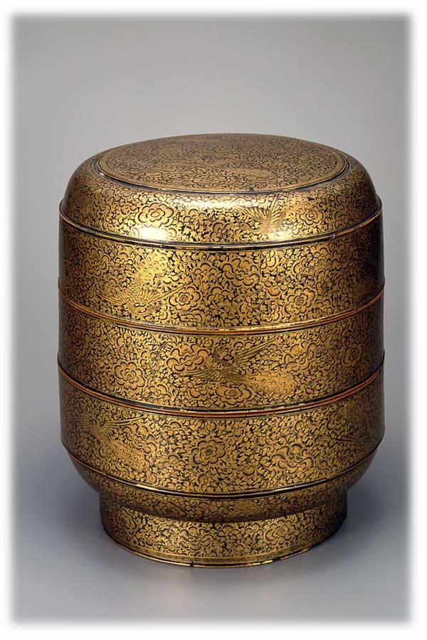 黒漆孔雀牡丹唐草沈金食籠