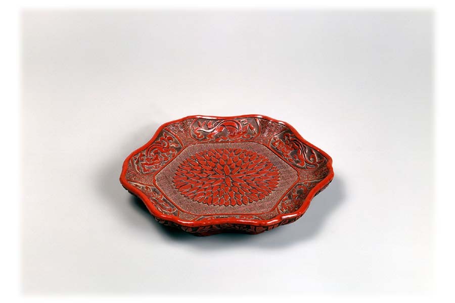 朱漆菊花龍堆朱香盆