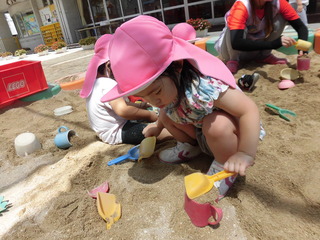 砂あそび