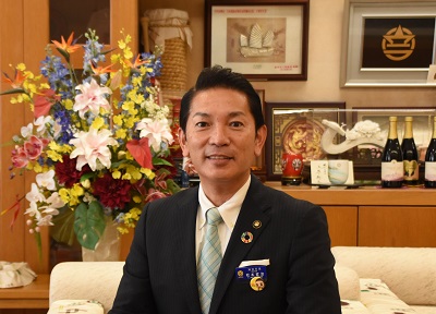 市長の部屋（就任あいさつ）写真_2021